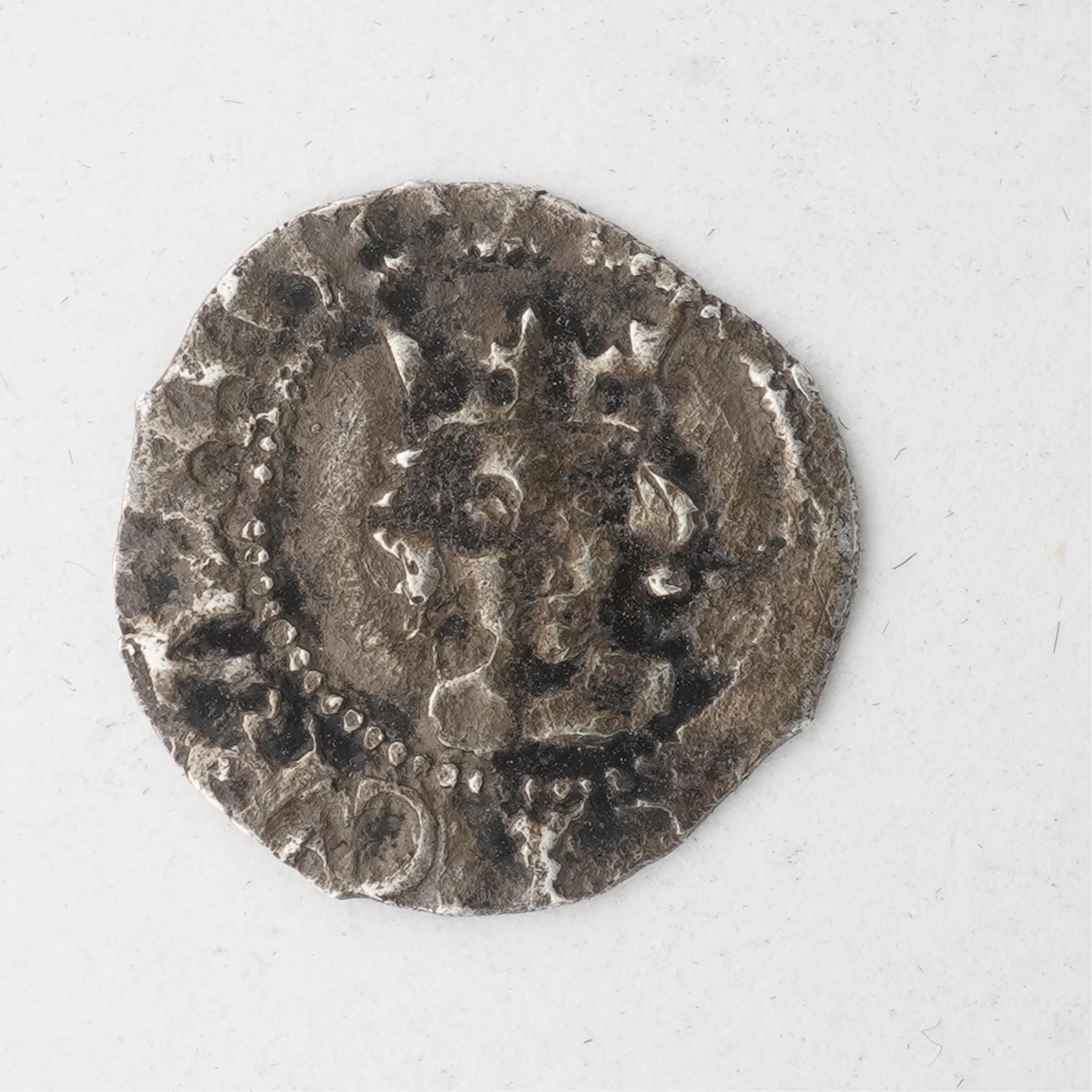 Ten British hammered coins, Plantagenet kings and Houses of Lancaster and York, Edward II (1307-27), Silver farthing, 0.28g, Edward III (1327-77), silver halfpenny, 0.6g, Richard II (1377-99), two silver halfpennies, 0.3